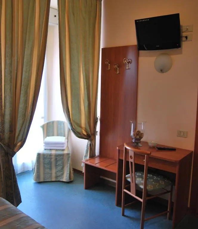 Hotel Acerboli Rimini 3*,