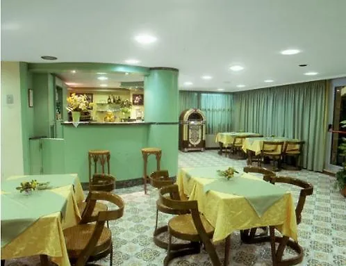 Hotel Acerboli Rimini 3*,
